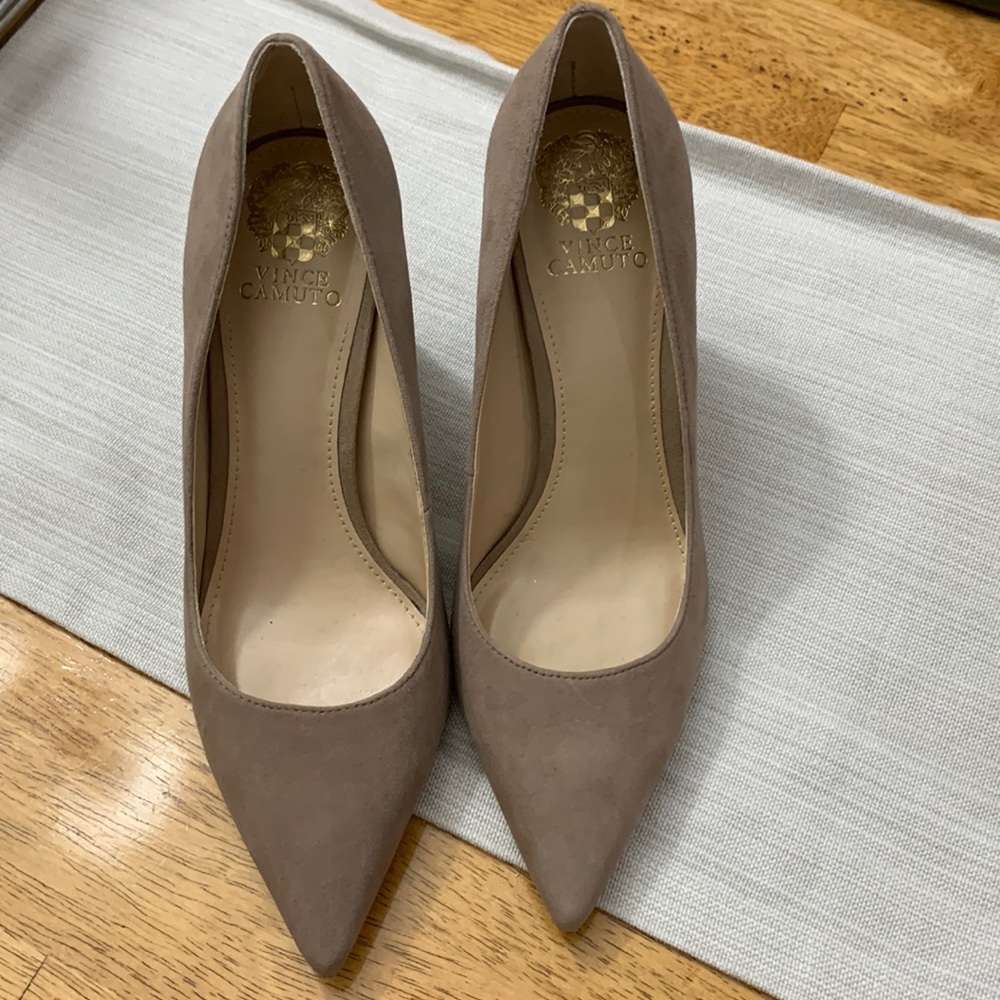 Vince Camuto Beige suede pumps